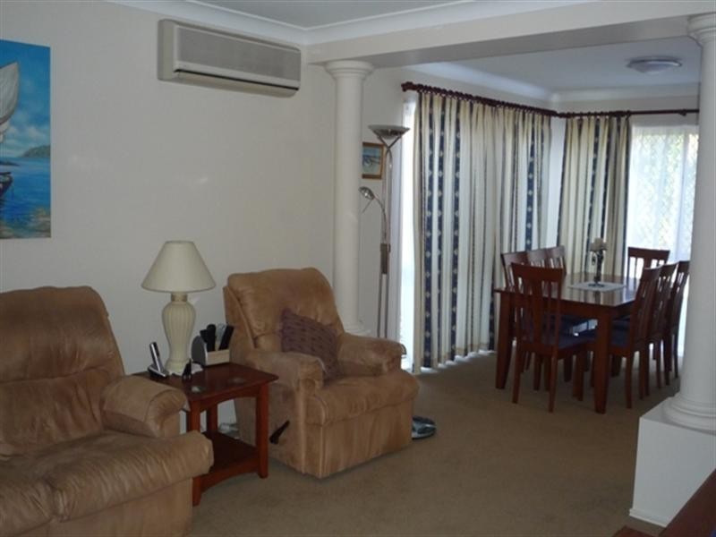 11 Redgum Place, Molendinar QLD 4214