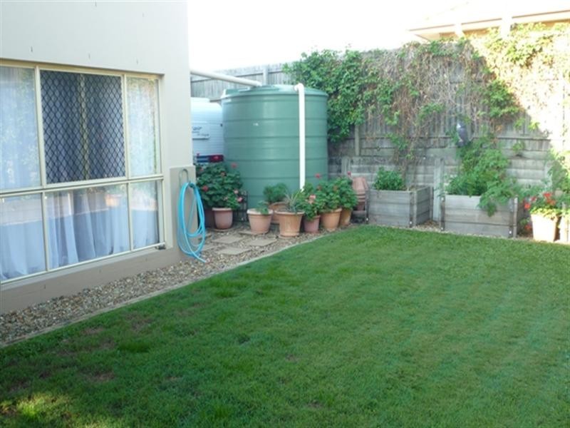 11 Redgum Place, Molendinar QLD 4214