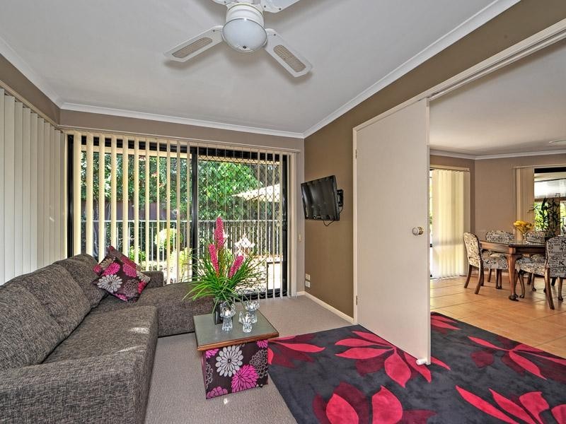 30 Dellwood Circuit, Molendinar QLD 4214