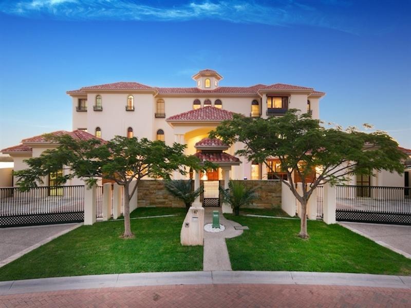 47-49 Knightsbridge Parade West, Sovereign Islands QLD 4216