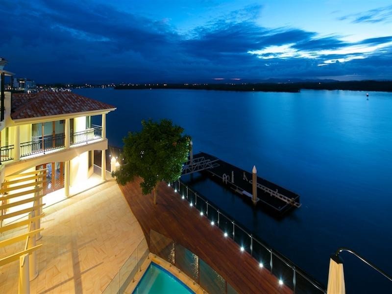 47-49 Knightsbridge Parade West, Sovereign Islands QLD 4216