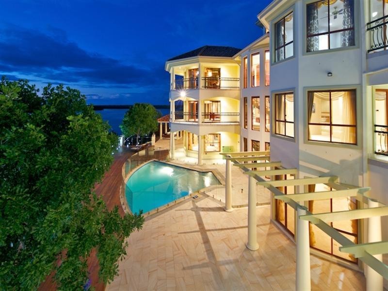 47-49 Knightsbridge Parade West, Sovereign Islands QLD 4216