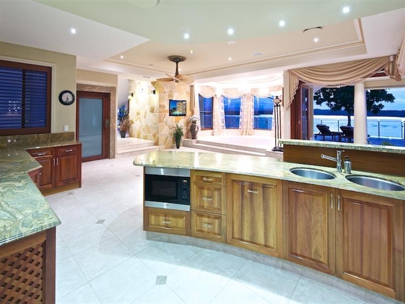 47-49 Knightsbridge Parade West, Sovereign Islands QLD 4216