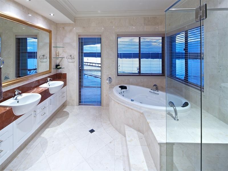 47-49 Knightsbridge Parade West, Sovereign Islands QLD 4216