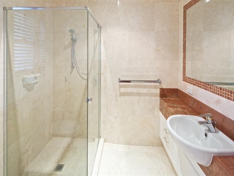 47-49 Knightsbridge Parade West, Sovereign Islands QLD 4216