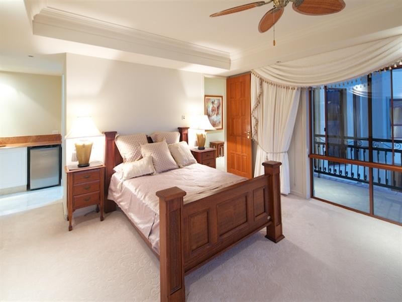 47-49 Knightsbridge Parade West, Sovereign Islands QLD 4216