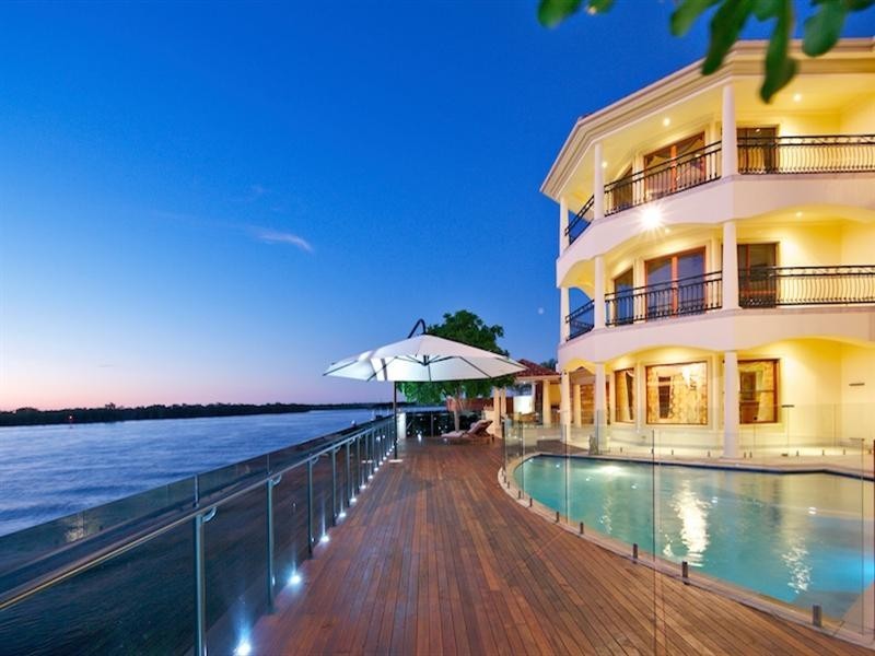 47-49 Knightsbridge Parade West, Sovereign Islands QLD 4216