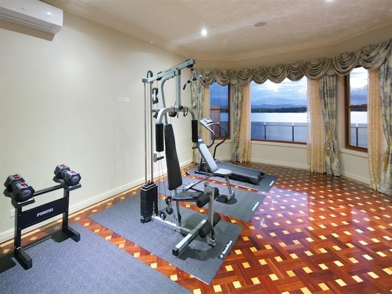 47-49 Knightsbridge Parade West, Sovereign Islands QLD 4216