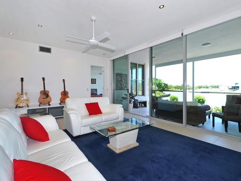 7527 Springfield Drive, Hope Island QLD 4212