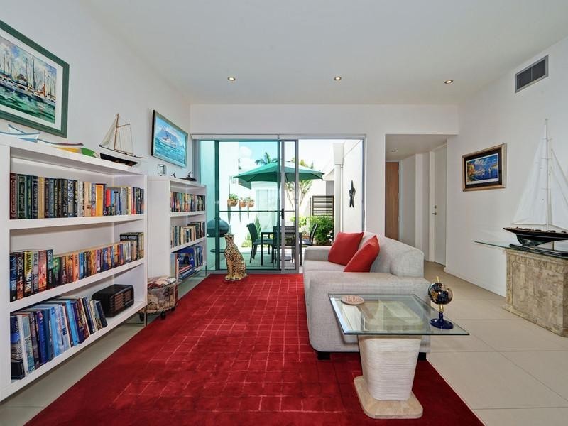 7527 Springfield Drive, Hope Island QLD 4212