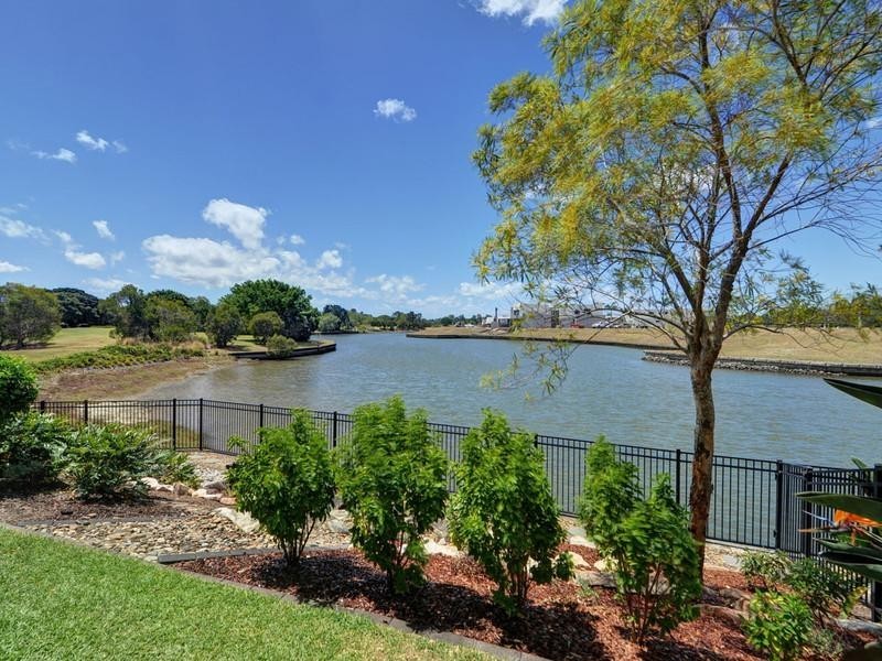 7527 Springfield Drive, Hope Island QLD 4212