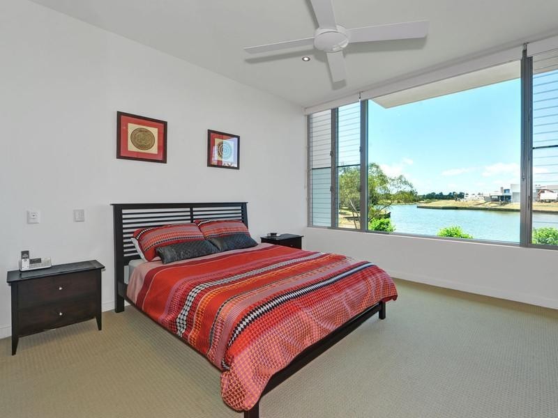 7527 Springfield Drive, Hope Island QLD 4212