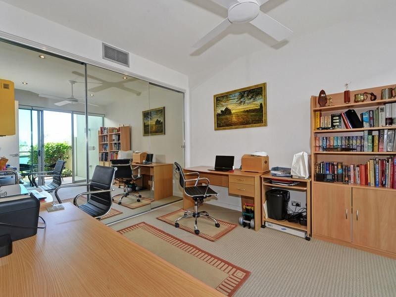 7527 Springfield Drive, Hope Island QLD 4212