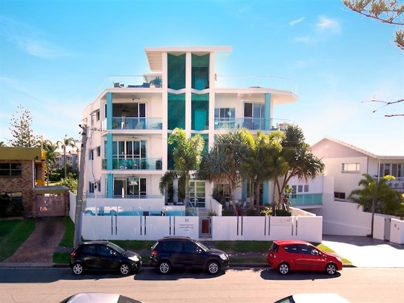 2/10 Oatland Esplanade, Runaway Bay QLD 4216