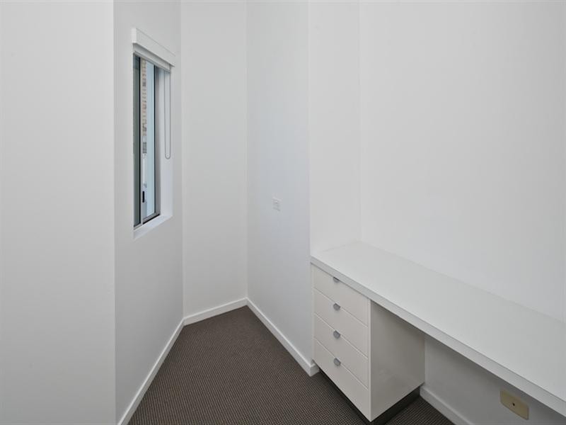 2/10 Oatland Esplanade, Runaway Bay QLD 4216