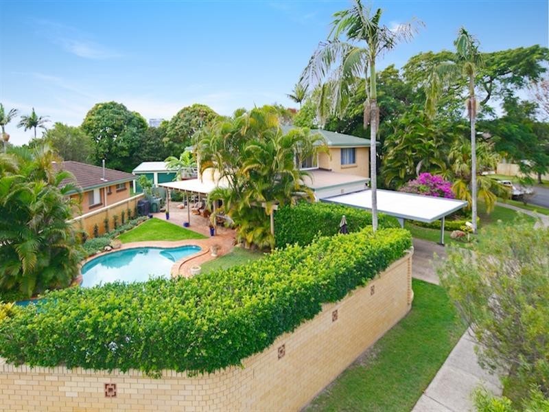 9 Deagon Drive, Runaway Bay QLD 4216
