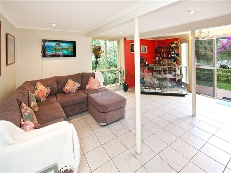 9 Deagon Drive, Runaway Bay QLD 4216
