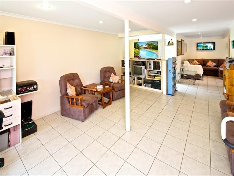 9 Deagon Drive, Runaway Bay QLD 4216