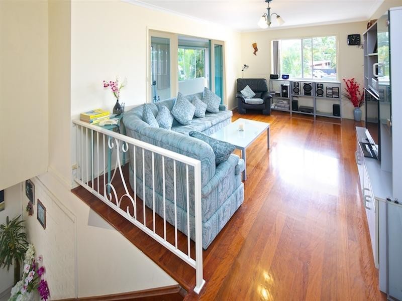 9 Deagon Drive, Runaway Bay QLD 4216