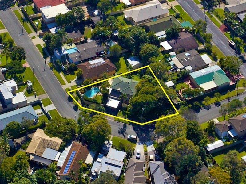 9 Deagon Drive, Runaway Bay QLD 4216
