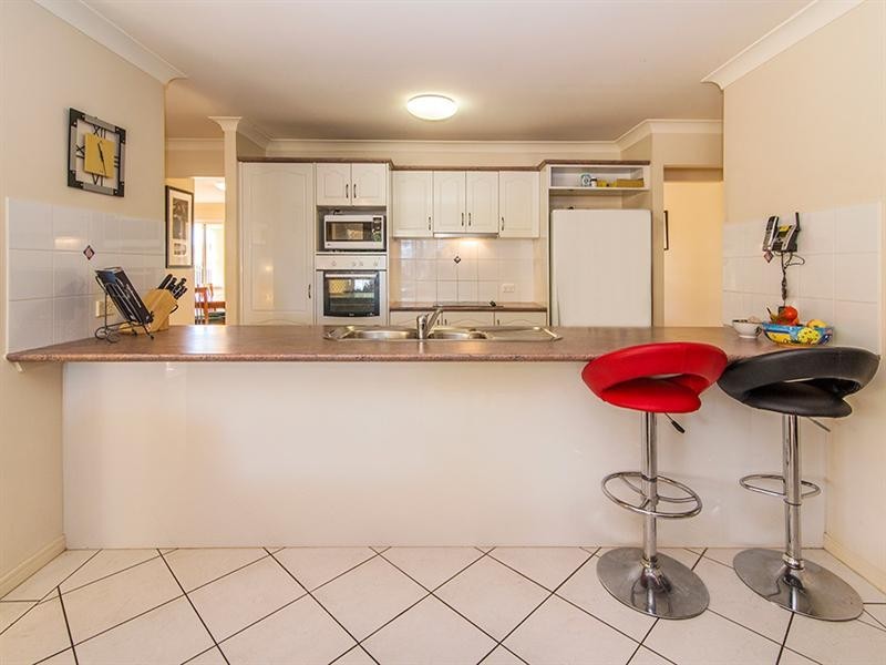 27 Highview Place, Parkwood QLD 4214