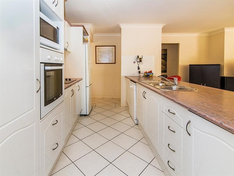 27 Highview Place, Parkwood QLD 4214