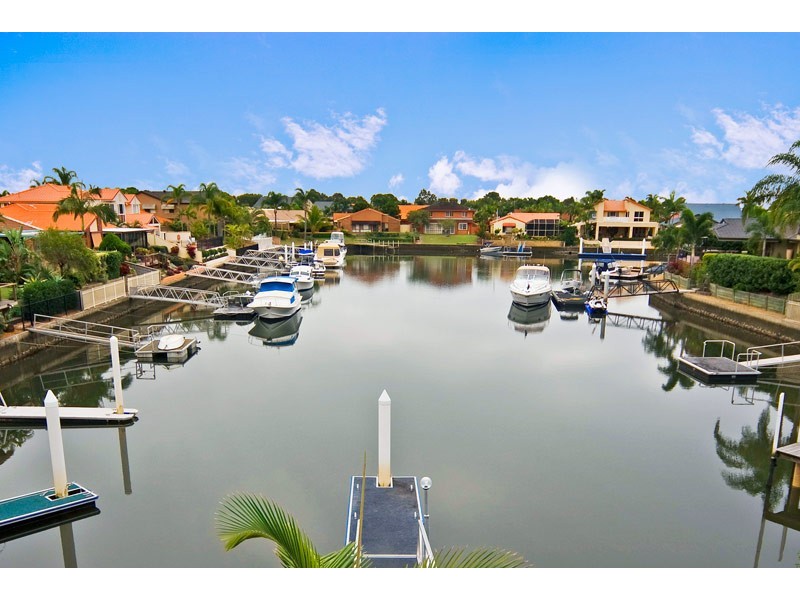 6 Smugglers Place, Runaway Bay QLD 4216