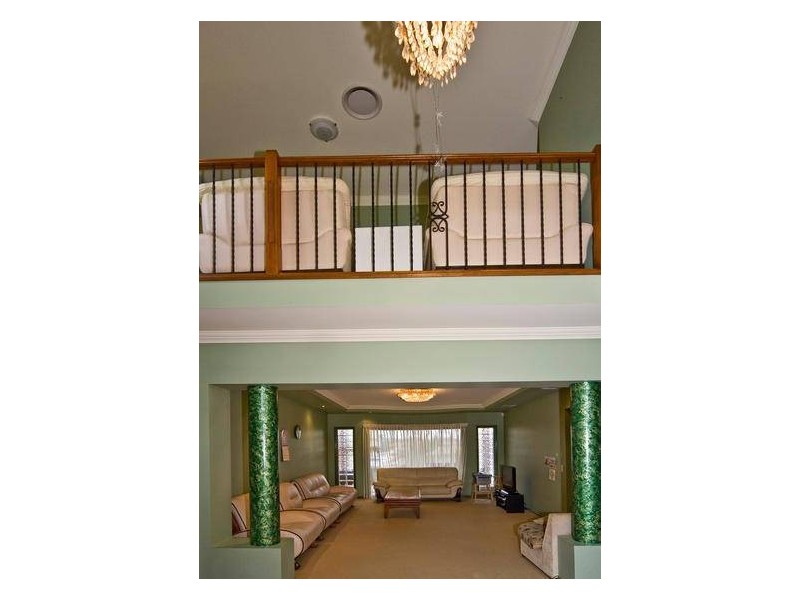 6 Smugglers Place, Runaway Bay QLD 4216