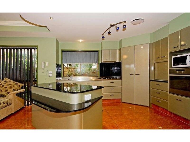 6 Smugglers Place, Runaway Bay QLD 4216