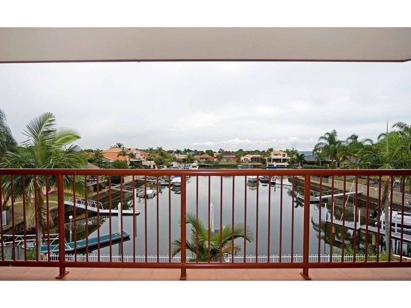 6 Smugglers Place, Runaway Bay QLD 4216