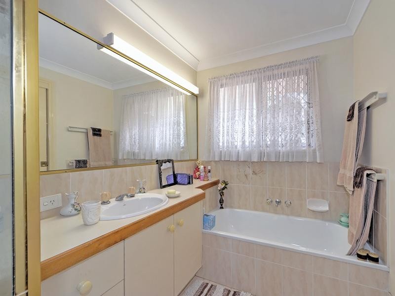 1/3 Sanctuary Court, Coombabah QLD 4216