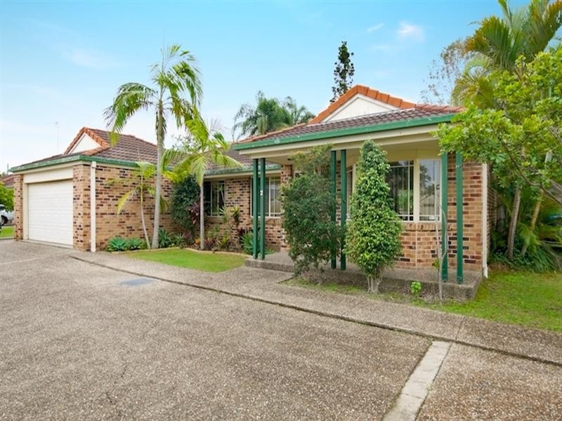 2/423 Oxley Drive, Runaway Bay QLD 4216