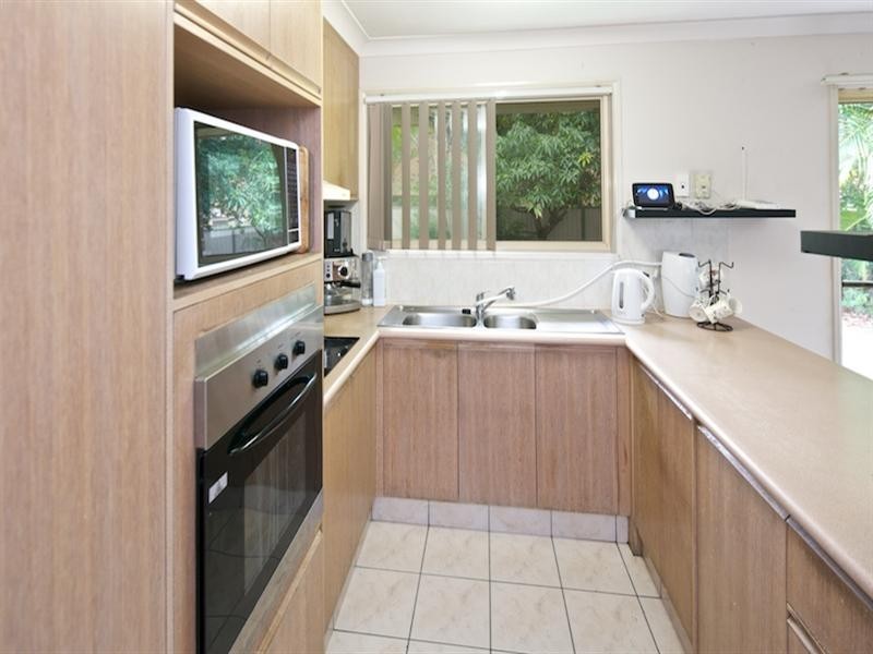 2/423 Oxley Drive, Runaway Bay QLD 4216