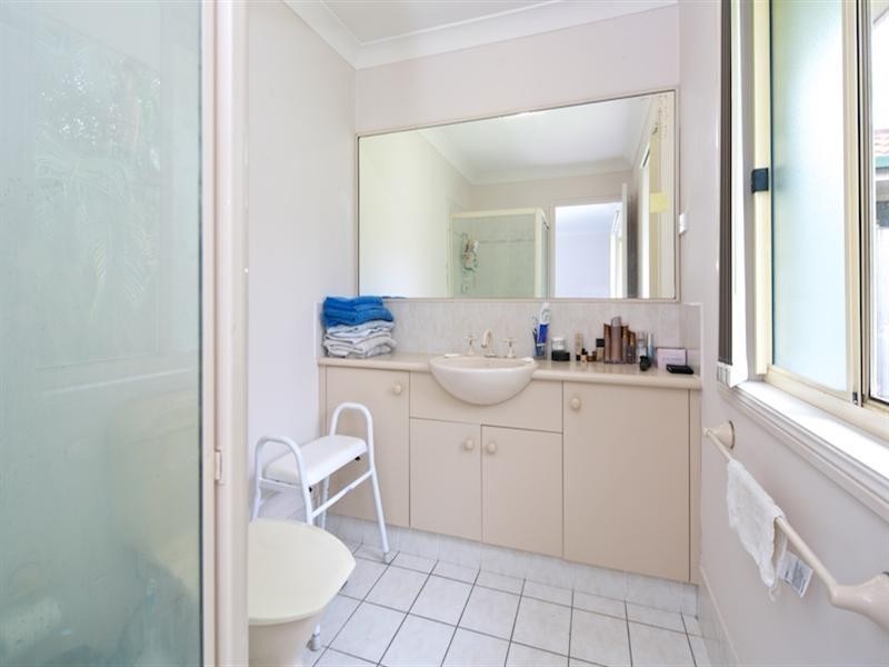 2/423 Oxley Drive, Runaway Bay QLD 4216