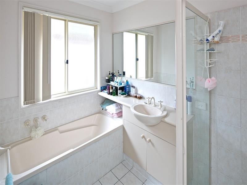 2/423 Oxley Drive, Runaway Bay QLD 4216