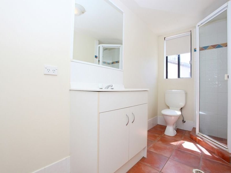 25/33-37 Lenneberg Street, Southport QLD 4215