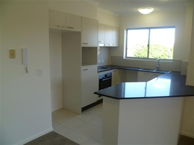 77 Brighton Street, Biggera Waters QLD 4216