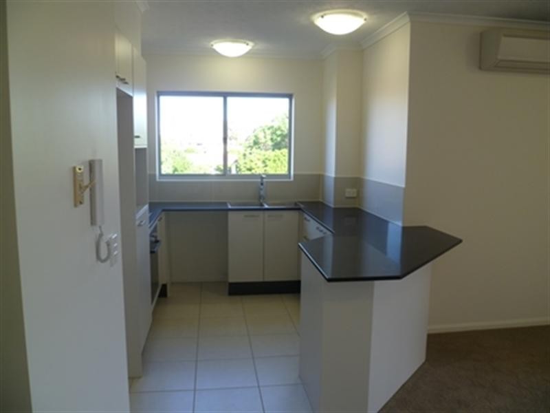 77 Brighton Street, Biggera Waters QLD 4216