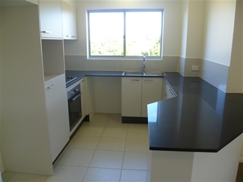 77 Brighton Street, Biggera Waters QLD 4216