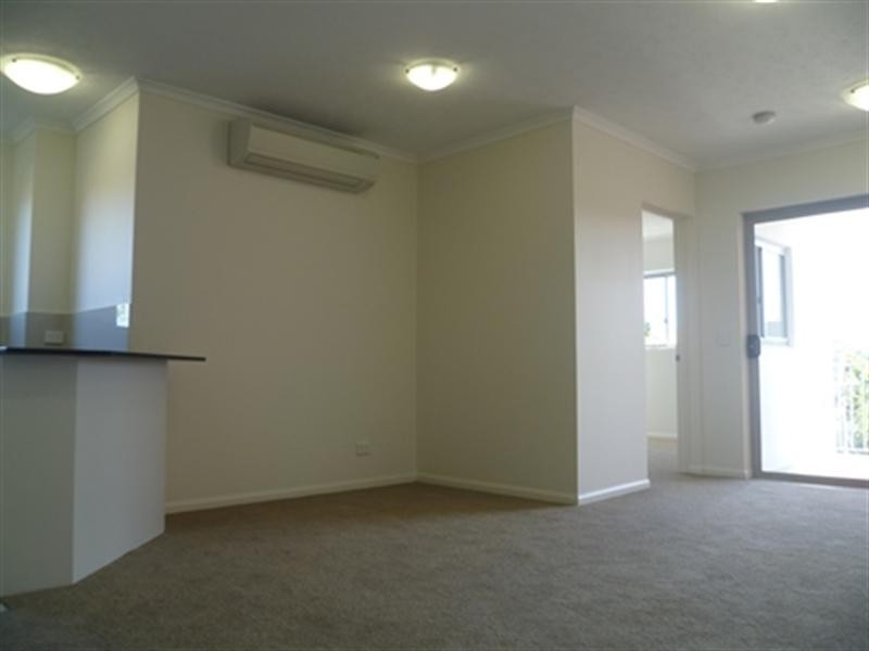 77 Brighton Street, Biggera Waters QLD 4216