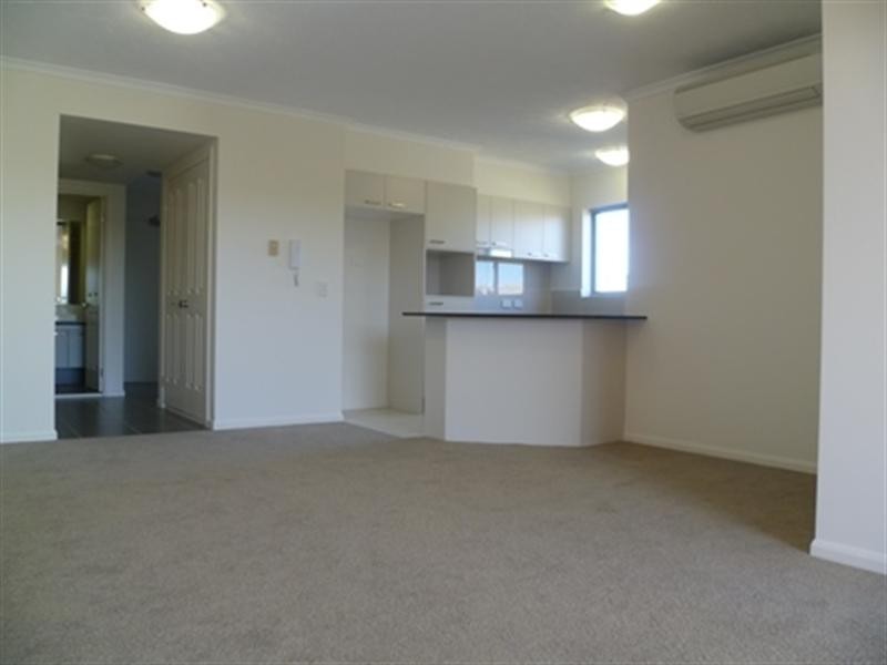 77 Brighton Street, Biggera Waters QLD 4216