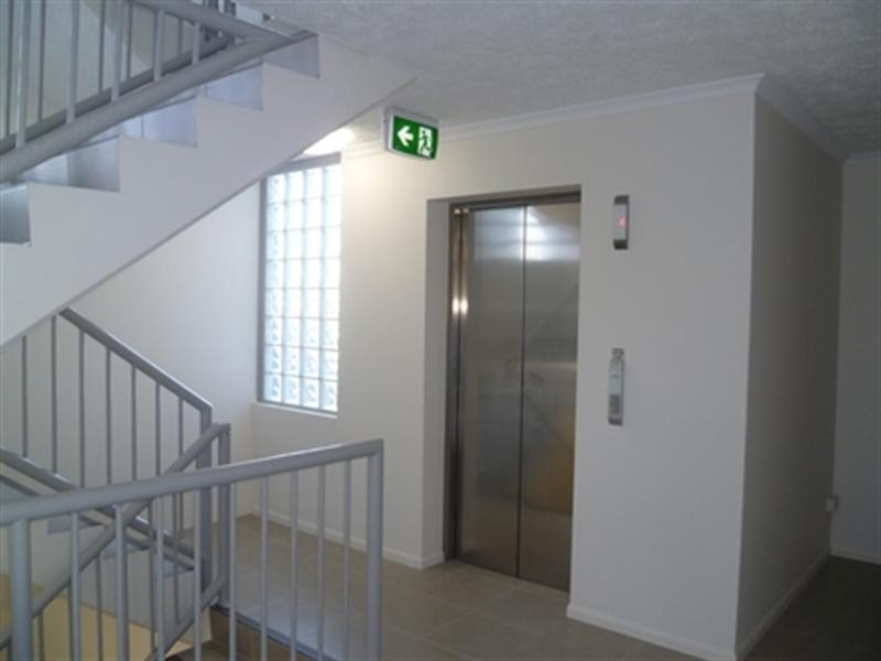 77 Brighton Street, Biggera Waters QLD 4216