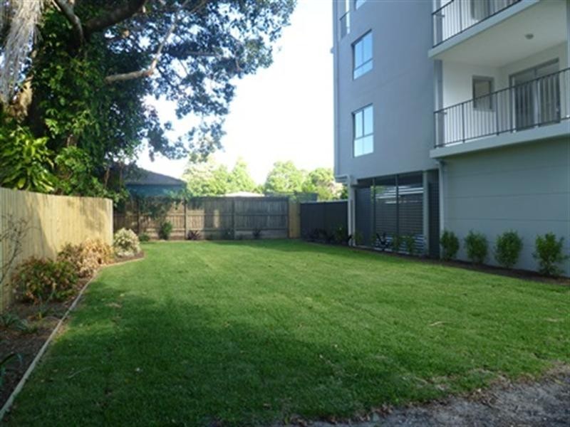 77 Brighton Street, Biggera Waters QLD 4216