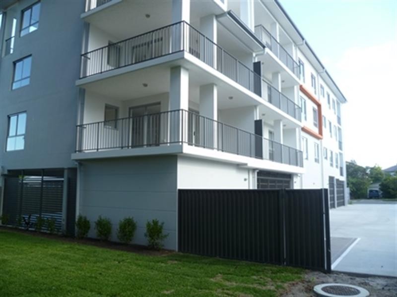 77 Brighton Street, Biggera Waters QLD 4216