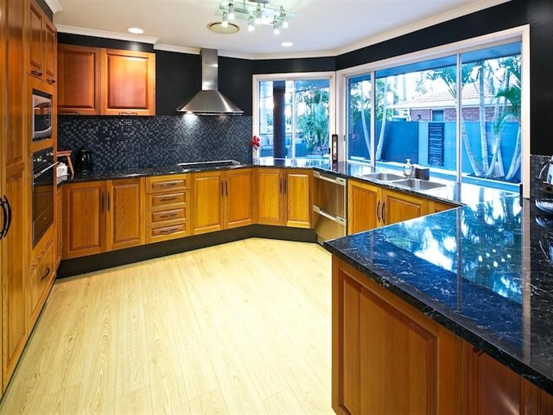 13 Cockleshell Court, Runaway Bay QLD 4216