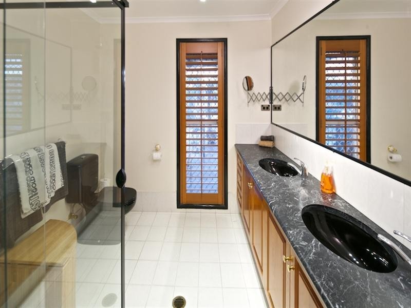 13 Cockleshell Court, Runaway Bay QLD 4216