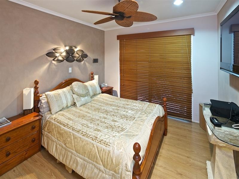 13 Cockleshell Court, Runaway Bay QLD 4216