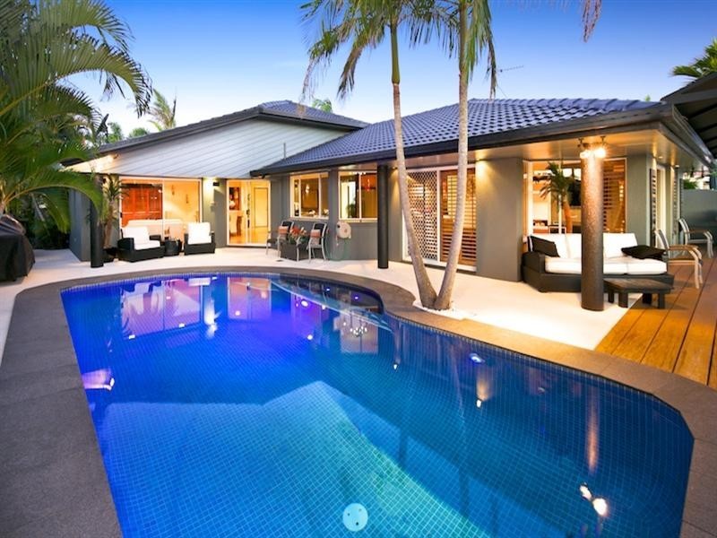 13 Cockleshell Court, Runaway Bay QLD 4216