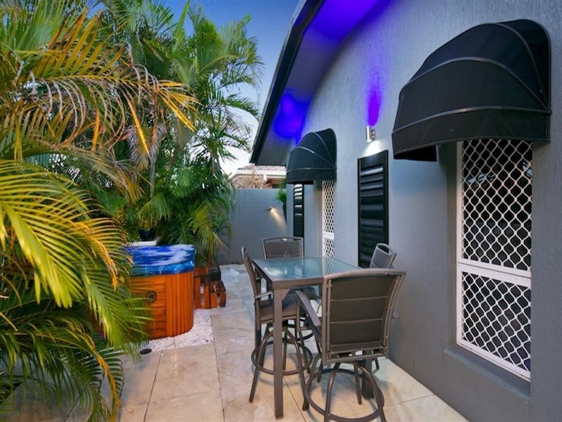 13 Cockleshell Court, Runaway Bay QLD 4216