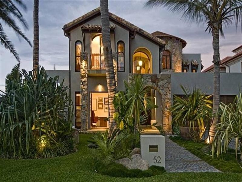 52 Royal Albert Crescent, Sovereign Islands QLD 4216